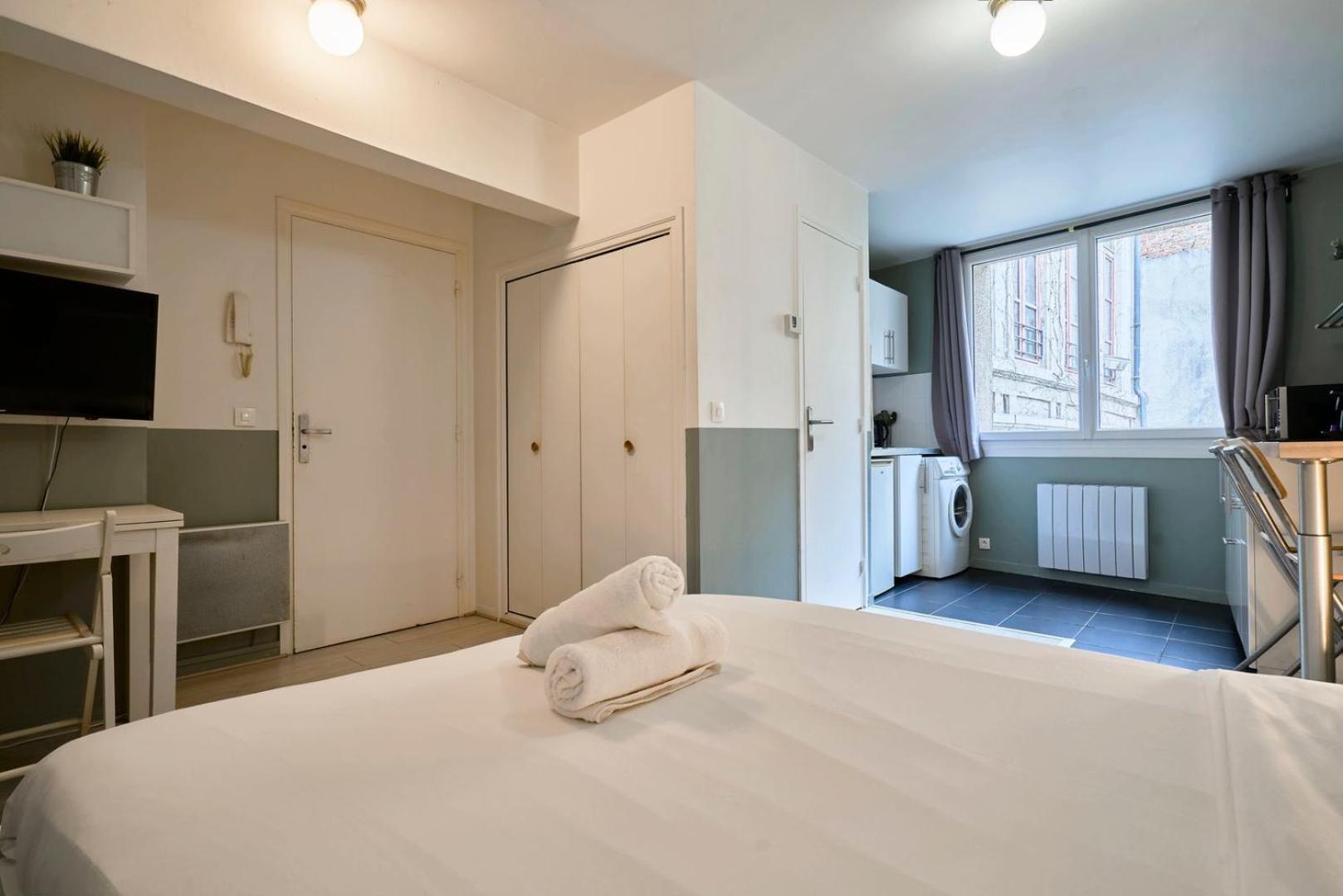 Equipped Studio In Vieux-Lille Near Grand Place Eksteriør billede